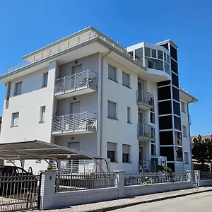Lino Apartmán